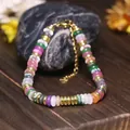 Bracciale in perle di pietra naturale con catena regolabile in acciaio dorato. - Tormalina Arcobaleno