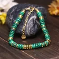 Bracciale regolabile in acciaio inossidabile con perline di pietra verde e distanziali oro. - Malachite