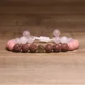 Handgemaakte lavasteen kralenarmband met roze en bruine stenen en gouden Om-bedeltje - Roze en Bruine Lavasteen Om Stijl (SL005)