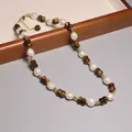 Collier élégant en perles d'eau douce et perles de verre marron style vintage de luxe - Style Texture Œil de Tigre et Perle (XL0118)