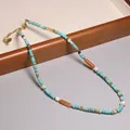 Collier fait main en perles naturelles et verre turquoise avec chaîne dorée vintage - Style Rétro Perlé Bleu Blanc et Orange (XL0120)
