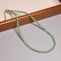 Collier vintage perles vertes avec accents dorés, ras du cou élégant pour femmes - Style intercalaire en métal et glaçure verte (XL0113)