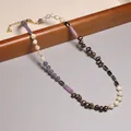 Collier ras-du-cou vintage avec perles d'eau douce naturelles et perles de verre. - Style Perle et Glaçure Violette (XL0134)
