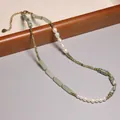 Élégant collier vintage de perles d'eau douce naturelles et perles de verre vertes - Style Glaçure Cylindrique Verte et Blanche (XL0112)