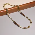 Collier vintage avec perles d'eau douce naturelles, perles brunes et maillons dorés - Style Chaîne de Nez de Cochon et Perles Marron (XL0147)