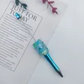 Creatieve blauwe geparelde pen met rozen- en vlinderbedels en metalen afwerking - 1,0 mm Bullet Tip / Gegalvaniseerd Lichtblauw