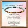 Natuursteen Morsecode armband met Badass Bestie tekstkaart in een geschenkdoos - Badass bestie african pine