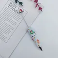 Bolígrafo de cuentas navideño DIY con perlas blanches y varios amuletos festivos - Punta de Bala (1.0mm) / Blanco
