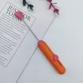 Tragbares DIY-Perlenmesser mit herzförmiger rosa Spitze und orangefarbenem Einzug Griff - Orange