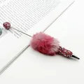 Eleganter Kugelschreiber mit Strasssteinen und rosa Kunstfell-Pompon in lila Finish - Flieder (Leopard)