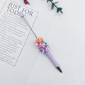 Lindo bolígrafo de cuentas púrpura con coloridos abalorios de resina de corazón - Punta de bala de 1,0 mm / Púrpura Blanco Claro (81)