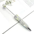 Bolígrafo de cuentas con diamantes brillantes, flores blancas y pedrería AB de colores - Flor de cinco pétalos