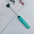 Türkisfarbenes DIY-Bastelmesser mit dekorativem Herzaufsatz für präzises Schneiden. - Mintgrün
