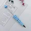Handgefertigter DIY-Perlenkugelschreiber mit hellblauen Herzen und Strasssteinen - 1,0mm Kugelkopf / Hellblau
