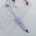 Handgefertigter Perlenstift mit lila Herzperlen und glitzernden Strasssteinen als Geschenk - 1,0mm Kugelkopf / Lila