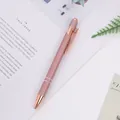 Metallischer Kugelschreiber in Roségold mit mattrosa Aluminiumschaft und Klickfunktion. - 1,0mm Kugelkopf / Roségold mit Ring