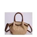 Elegante bolso de mano de paja tejida con correas de cuero marrón para las vacaciones - Marrón