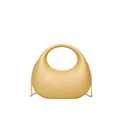 Moderne gelbe Acryl-Handtasche in skulpturaler Form mit einer schicken Goldkette - Gelb