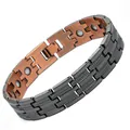 Detail eines breiten Magnetarmbands aus Kupfer mit negativem Ionen-Doppellinien-Design - 19-Linien-Stil / 21 cm x 1,3 cm / Gunmetal-Schwarz