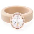 Elegante beige siliconen ring voor dames met een groot ovaal kristal in een halo-zetting - Maat 6 / Ovaal Ontwerp / Beigegrijs
