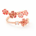 Elegante anillo de flores en oro rosa con cerezos en esmalte rosa y piedras pavé brillantes - Diseño Abierto / Estilo Flor Esmalte Rojo Blanco / Rosa oro