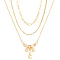 Élégant collier multicouche doré avec pendentif nœud scintillant et breloque lettre C. - Triple Rangée Superposée / Nœud Papillon Lettre C