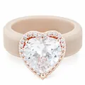 Eleganter nudefarbener Silikonring mit einem großen herzförmigen Zirkonia-Stein. - Größe 6 / Herz-Vollzirkonia-Stil / Beigegrau