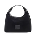 Vista frontale di una borsa sottobraccio in velluto nero con manico in metallo unico. - Nero