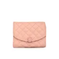 Elegante cartera rosa acolchada con patrón de diamantes y cierre de botón a juego - Cartera Corta Acolchada (2187) / Rosa