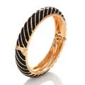 Elegante brazalete de esmalte a rayas negras y doradas para mujer con apertura de bisagra - Estilo de Rayas (FLDY-TWSZ Negro) / Negro