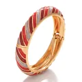 Elegante brazalete de esmalte a rayas rojas y blancas con base de aleación dorada - Estilo de bloque de color de sarga (FLDY-TWSZ rojo + blanco) / Rojo/Blanco