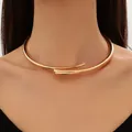 Collana choker d'oro minimalista irregolare con una finitura in metallo lucido elegante - Stile 8 Choker / Oro