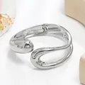 Bracciale rigido in metallo a onde irregolari minimalista con finitura argento lucido - Stile a Onde a Blocchi Irregolari Minimalista (款式五) / Argento