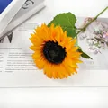 Realistische künstliche Sonnenblume mit leuchtend gelben Blütenblättern für die Dekoration - Orange