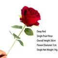 Elegante rosa artificiale in velluto rosso scuro 50cm per decorazioni per matrimoni - Piccola Rosa Perla Singola in Velluto (Rosso Scuro) Fiore da 7cm / 50cm / Rosso scuro