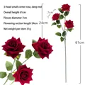 Rosa artificiale in velluto rosso scuro a 3 teste, altezza 61cm, diametro fiore 7cm - Piccola Rosa ad Angolo in Velluto a 3 Teste (Rosso Scuro) / 61cm / Rosso scuro
