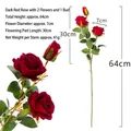Rosa artificiale in velluto rosso scuro con 2 fiori e bocciolo, altezza 64 cm - 2 Fiori 1 Bocciolo Rosa Perla in Velluto (Rosso Scuro) / 64cm / Rosso scuro