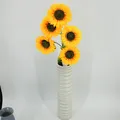 Fünf künstliche Sonnenblumen in weißer Vase für elegante Wohn- oder Hochzeitsdeko. - Großer 6-Blatt-Stil (SJ-Z171) / 5 Köpfe Bündel