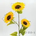 Rama de girasol artificial de tres cabezas para decoración y fotografía de bodas - Estilo de 3 Cabezas (13cm) (SJ-Z15-1)