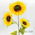 Tallo de girasol artificial amarillo de 3 cabezas con flores de seda detalladas de 18 cm y 15 cm - Estilo de 3 Cabezas (18cm/15cm) (SJ-Z49)