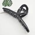 Minimalist large black PC hair claw clip with crossed ribbon design detail - Ribbon Style (17) / 13cm Version / Bright Black