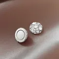 Dettaglio di orecchini magnetici con cristalli per orecchie senza buco, lussuosi - Unità Singola / Argento Pietra Bianca