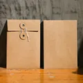 Sobre de papel kraft resistente con cierre de botón y cordel para sus documentos - Cierre de Cuerda Vertical / 1 Pieza (17x11,5cm) / Kraft Natural