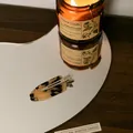 Κοντινό πλάνο κλιπ μαλλιών από οξική κυτταρίνη με σχέδιο ταρταρούγα σε καθρέφτη. - Κλιπ Μαλλιών Ανοιχτό Λεοπάρ Οξικής Κυτταρίνης