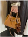 Stilvolle braune Handtasche mit Webmuster für Damen und süßem Teddybär-Anhänger - Ohne Anhänger / Braun