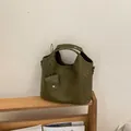 Bolso de hombro tejido verde oliva minimalista con asas y estuche decorativo - Verde