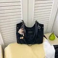 Bolso tote vintage negro de gran capacidad en gamuza sintética con llavero de osito de peluche - Con Llavero / Negro
