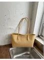 Elegante borsa a tracolla intrecciata beige di grande capacità con bordo a smerlo alla moda - Giallo