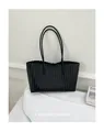Borsa tote nera intrecciata a mano con spalline lunghe per un elegante pendolarismo estivo - Nero