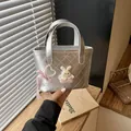 Schattige zilveren gewatteerde mini-tote met konijnendecor en hartvormige hanger - Zilver Groot
